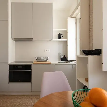 Cosy Minimalist Duplex Appartement