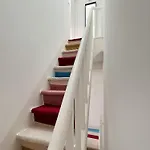 Cosy Minimalist Duplex 公寓 *