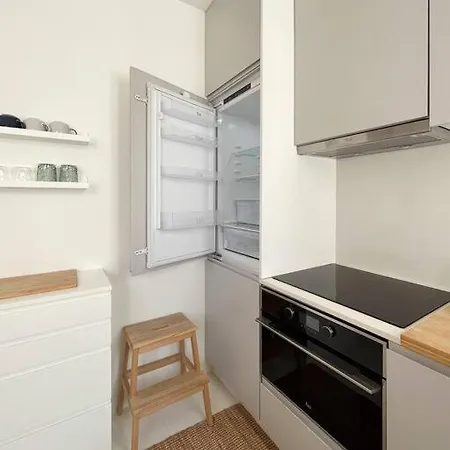 Cosy Minimalist Duplex Apartment *