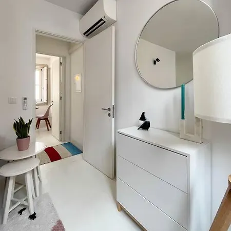 Cosy Minimalist Duplex Apartment *