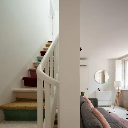 Cosy Minimalist Duplex 公寓